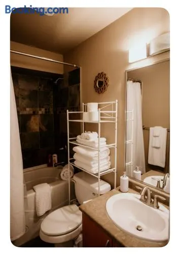 Lower suite in family friendly townhome - Image 1