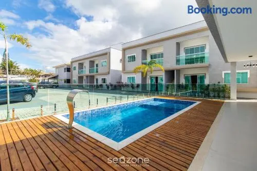 Aptos em Cond. c/ Piscina a 450m da Praia de Taperapuan - ATAs - Image 1