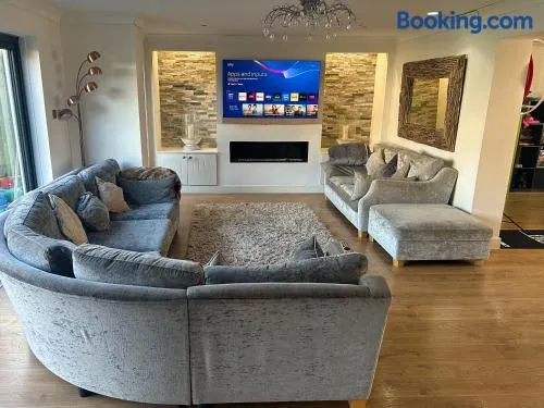 Luxury 5 Bedroom Group House near Cardiff Sleeps 13 with Sauna and a Games Lounge - Image 1