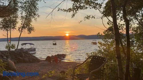 Great Sacandaga Sunset House Lake Access - Image 1