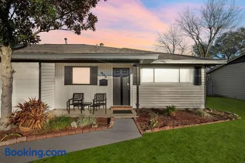 Entire 3 bedroom 1 and half bath home in Deer Park high speed wifi - Image 1