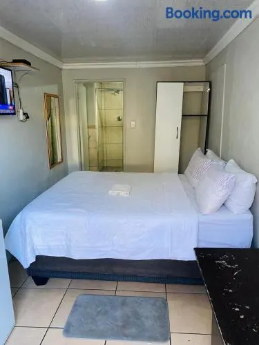 Moonlight Guesthouse 2 - Image 1