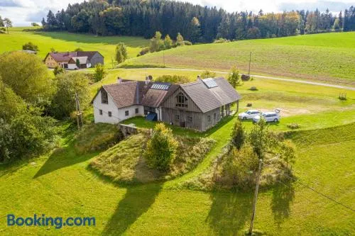 WALD-LAND-HOF Schloss Rosenau - Image 1