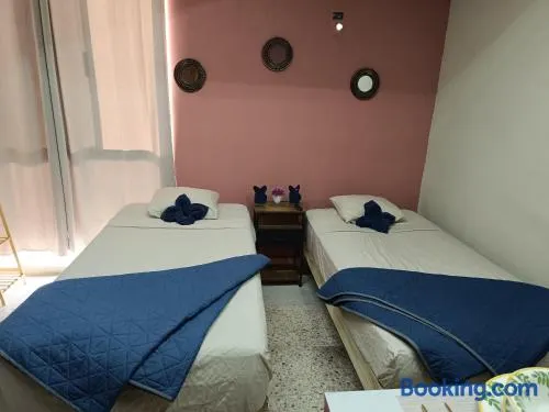 Habitación 102 Cordoba Centro Estacionamiento - Image 1