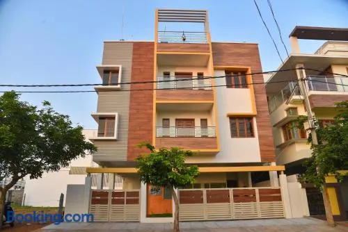 Elegant Serviced Apartment - Image 1