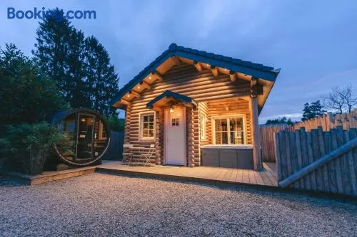 Cosy Cottage w/ Jacuzzi in Amazing Region - Image 1