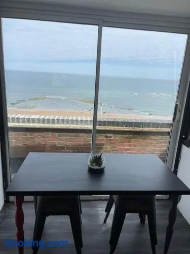 Seaside Place - Image 1