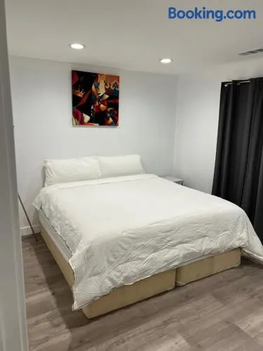 Brand new private one bed one bath home with private parking for 2 - Image 1