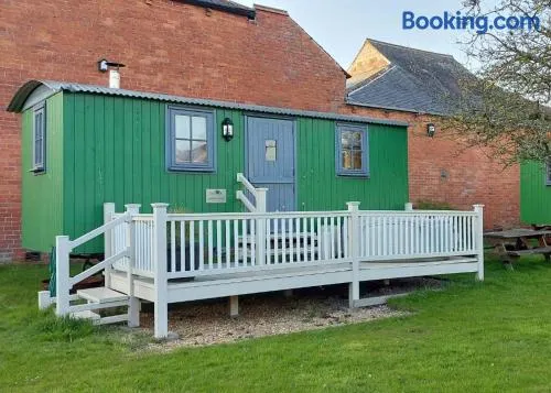 Sians Retreat, Bowness on Solway, perfect stop over when walking Hadrians Wall with hot tub - Image 1