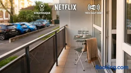Studio Escale avec Balcon - Proche EuroAirport et frontière - Image 1