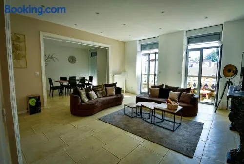 Grand appartement de haut standing en centre-ville - Image 1