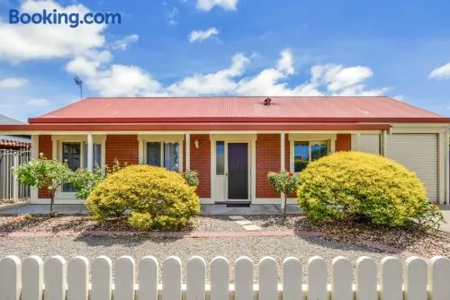 Kingsford Cottage - WIFI, Pet Friendly - Image 1