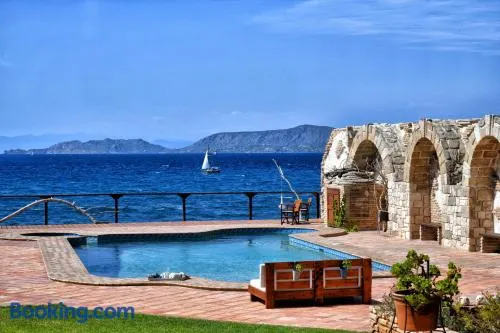 Luxurious Villa by the sea - Image 1