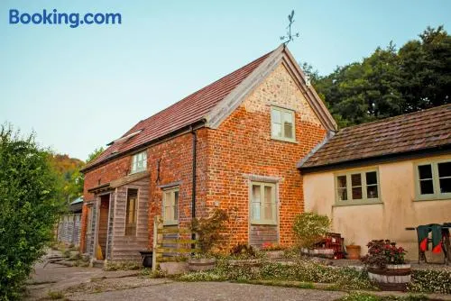 Hogchester Cottage - Image 1