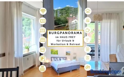 3 BR Wohnung im Haus Frey mit Ausblick, 2 Bäder, Parkplatz, Balkon, Küche - Image 1