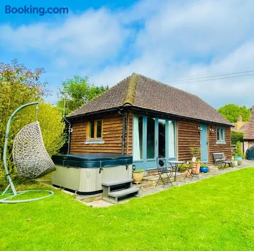 The Barn cottage with hot tub overlooking the lake - Image 1