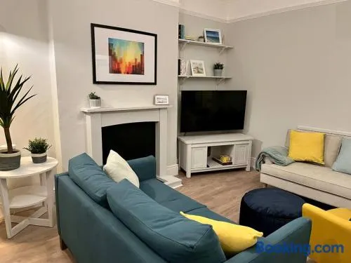 Beach home with garden, close to New Forest - Image 1