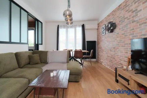 Appartement 6 pers - Parking prive - Aeroport Lyon Saint-Exupery - Image 1