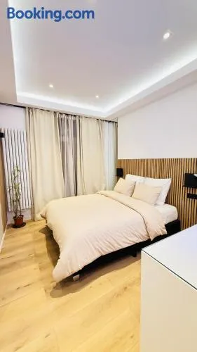 Designer studio with private garden Peaceful haven - Image 1