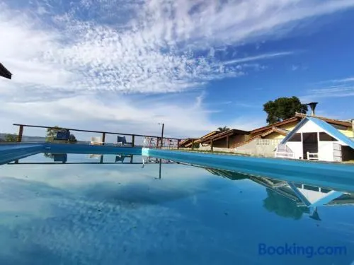 Férias com Piscina e Diversão, Reserve a Chácara Delira! - Image 1