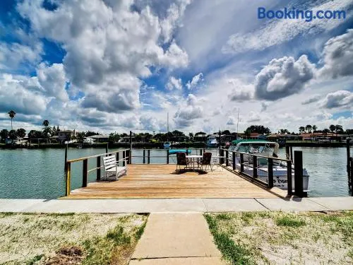 Island Flat 103 - Image 1