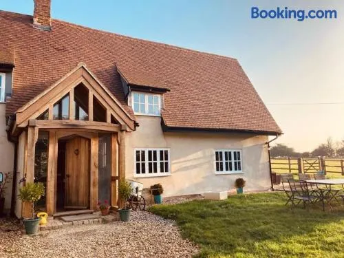 2 Beds & living in our idyllic country Cottage - Image 1
