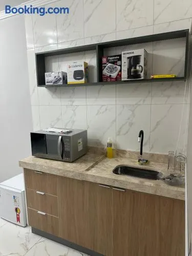 Apartamento centralizado com fácil acesso a BR153 - Image 1
