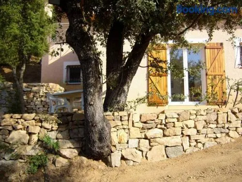 Maison charmante à Alata avec vue sur mer et ville - Image 1