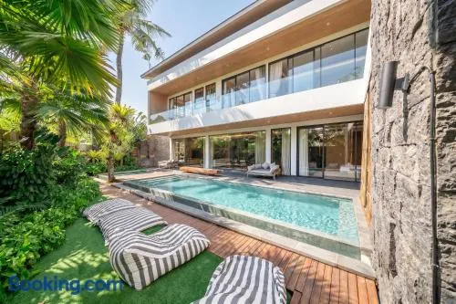 Lila Villa - Family and Group Retreat in Pererenan - Image 1
