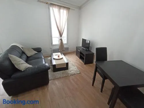 Beautiful appartement, 20 min to Champs-Elysées - Image 1