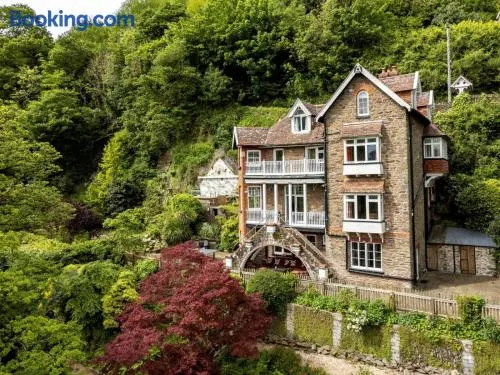 The Lynhurst, superb holiday home by the Exmoor coast in Lynton - Image 1