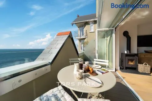 Ocean Reach, Stunning Sea View and Balcony, 2 BR, 2 BA, Parking - Image 1