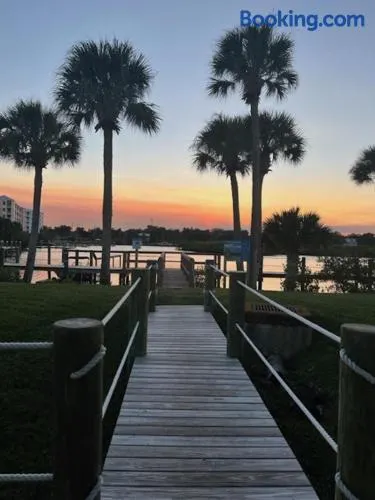 Dolphin Cove Cottage -22 & Pet Friendly! - Image 1