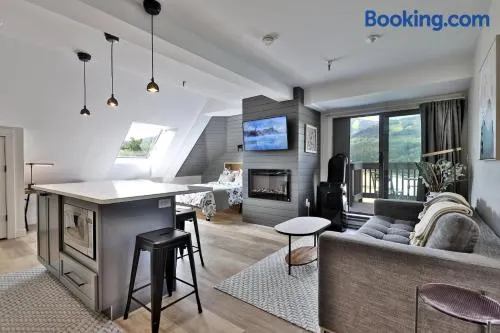 Mountain Green 3F9 - Newly Renovated Studio, Amazing Views and Location, Pool, Hot Tub, Shuttle - Image 1