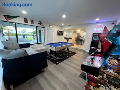 Modern Tropical Oasis with Arcade, HotTub & MiniGolf - Image 1