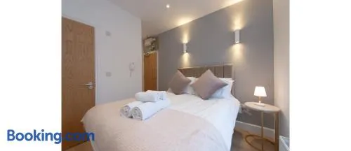 Dainty Studio Apartment Close to Everything - Image 1