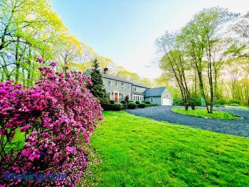 Upmarket Country Retreat Washington Connecticut - Image 1