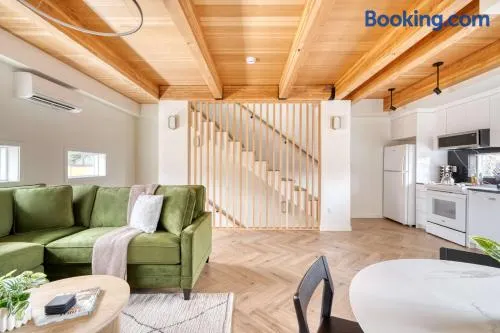 Stay Portland - AlbertaArts Happy Place Townhome - Image 1