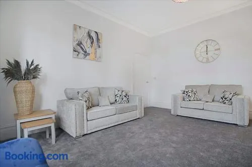 Spacious Retreat with Backyard Bliss, Sleeps 7 - Image 1
