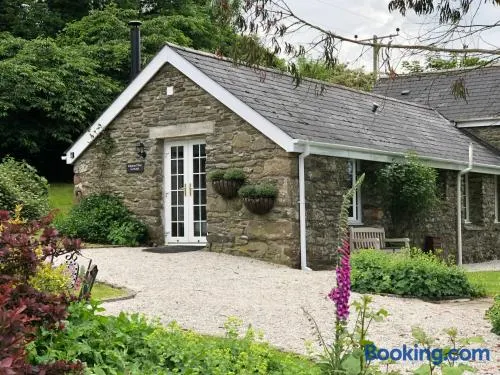 Almond Tree Cottage - Image 1
