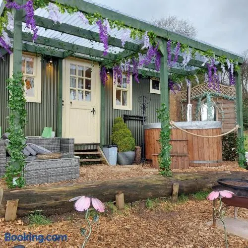Little Oakhurst - Image 1