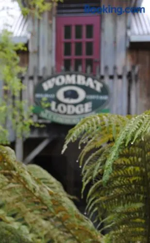 The Wombat Cottage - Image 1