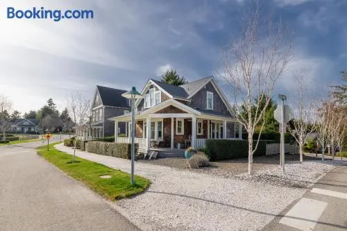 A House By The Sea by Seabrook Hospitality - Image 1