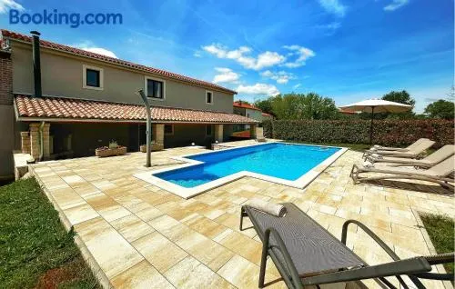 Three Bedroom Holiday Home In Katun - Image 1