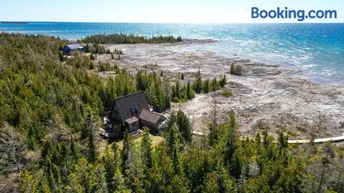 Lands End Private Tobermory Waterfront Escape - Image 1