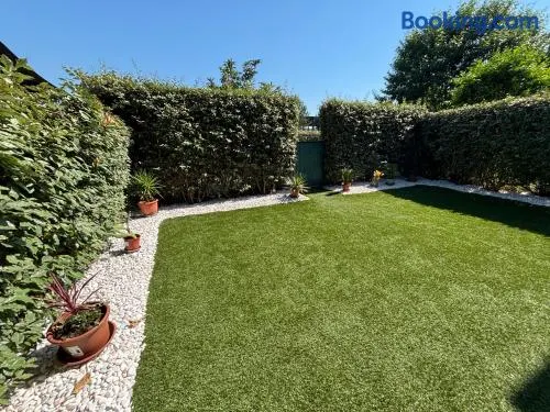 Appartement au calme à 10min des plages avec Rez de Jardin et Terrasse - Image 1