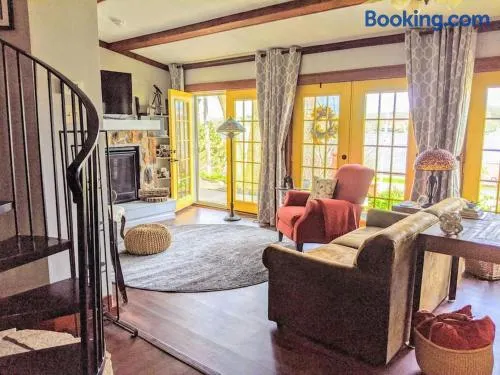 Cottage on the Mississippi Venue and dog friendly - Image 1