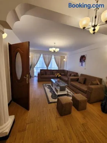 Family-friendly Modern Guesthouse in Bethel area - Image 1