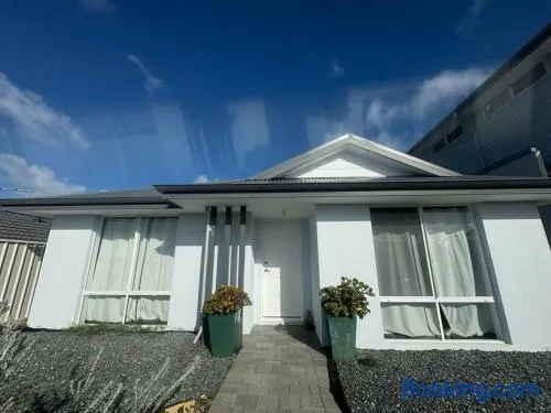Golfers dream 300m to the beach - Image 1