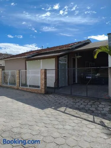 Casa completa em Sao Martinho com garagem e recarga para carro eletrico - Image 1